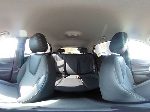Used 2025 Buick Encore GX Preferred AWD/4WD image 42