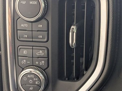 Used 2022 GMC Sierra 1500 AT4 w/ AT4 Premium Package image 16