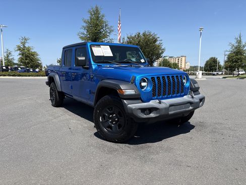 Used 2021 Jeep Gladiator Sport AWD/4WD image 2