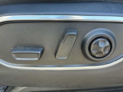 Certified 2024 Jeep Wagoneer L Series II w/ Flexible Seating Group AWD/4WD image 14