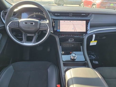 New 2026 Jeep Grand Cherokee Altitude image 7