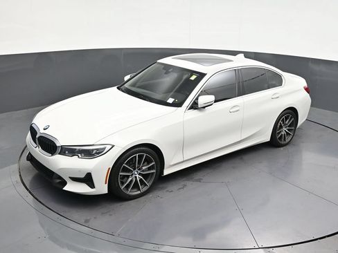 Used 2021 BMW 330i Sedan w/ Convenience Package RWD image 16
