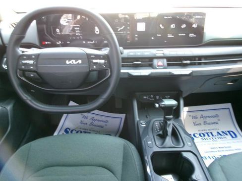 Used 2025 Kia K4 EX FWD image 11