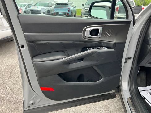 Certified 2023 Kia Sorento SX AWD/4WD image 12