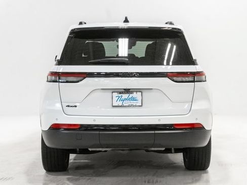 Used 2023 Jeep Grand Cherokee Altitude AWD/4WD image 38