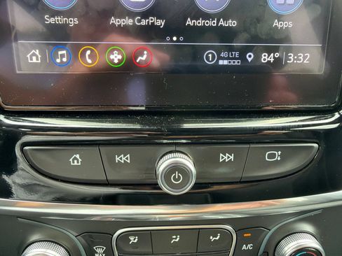 Used 2023 Chevrolet Traverse LT FWD image 21