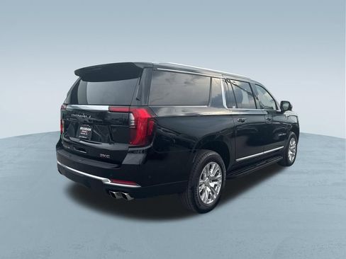 Used 2025 GMC Yukon XL Denali AWD/4WD image 8