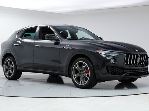 Certified 2023 Maserati Levante GT AWD/4WD image 7