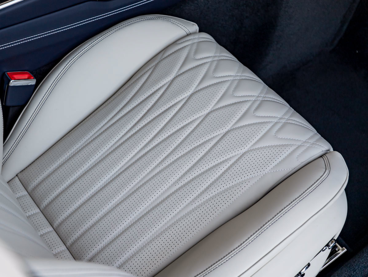 Used 2026 Bentley Flying Spur Azure AWD/4WD image 32