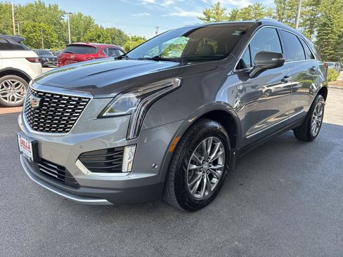 Used 2022 Cadillac XT5 Premium Luxury w/ Technology Package AWD/4WD image 3