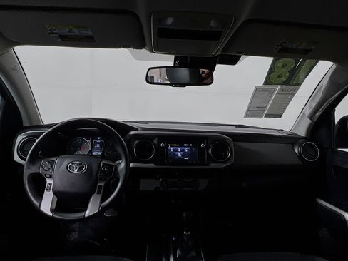 Used 2018 Toyota Tacoma SR5 image 29