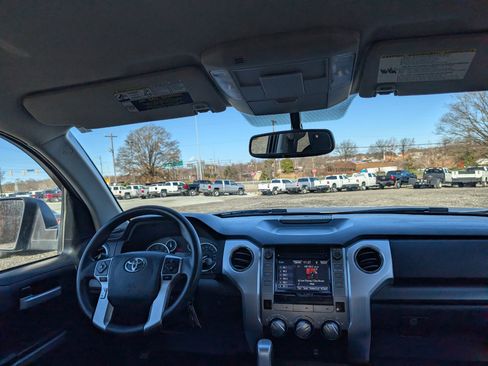 Used 2014 Toyota Tundra SR5 w/ SR5 Upgrade Package image 18