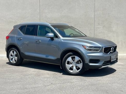 Used 2019 Volvo XC40 T5 Momentum AWD/4WD image 1