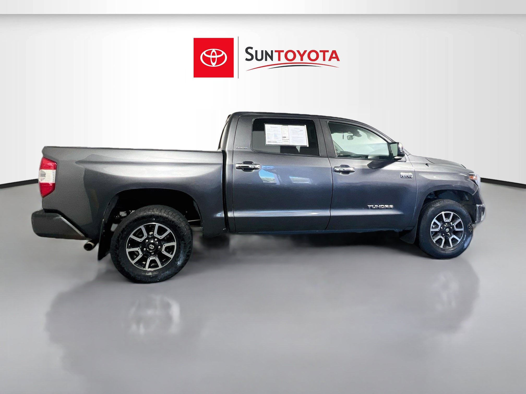 Used 2019 Toyota Tundra Limited w/ Limited Premium Package AWD/4WD image 2