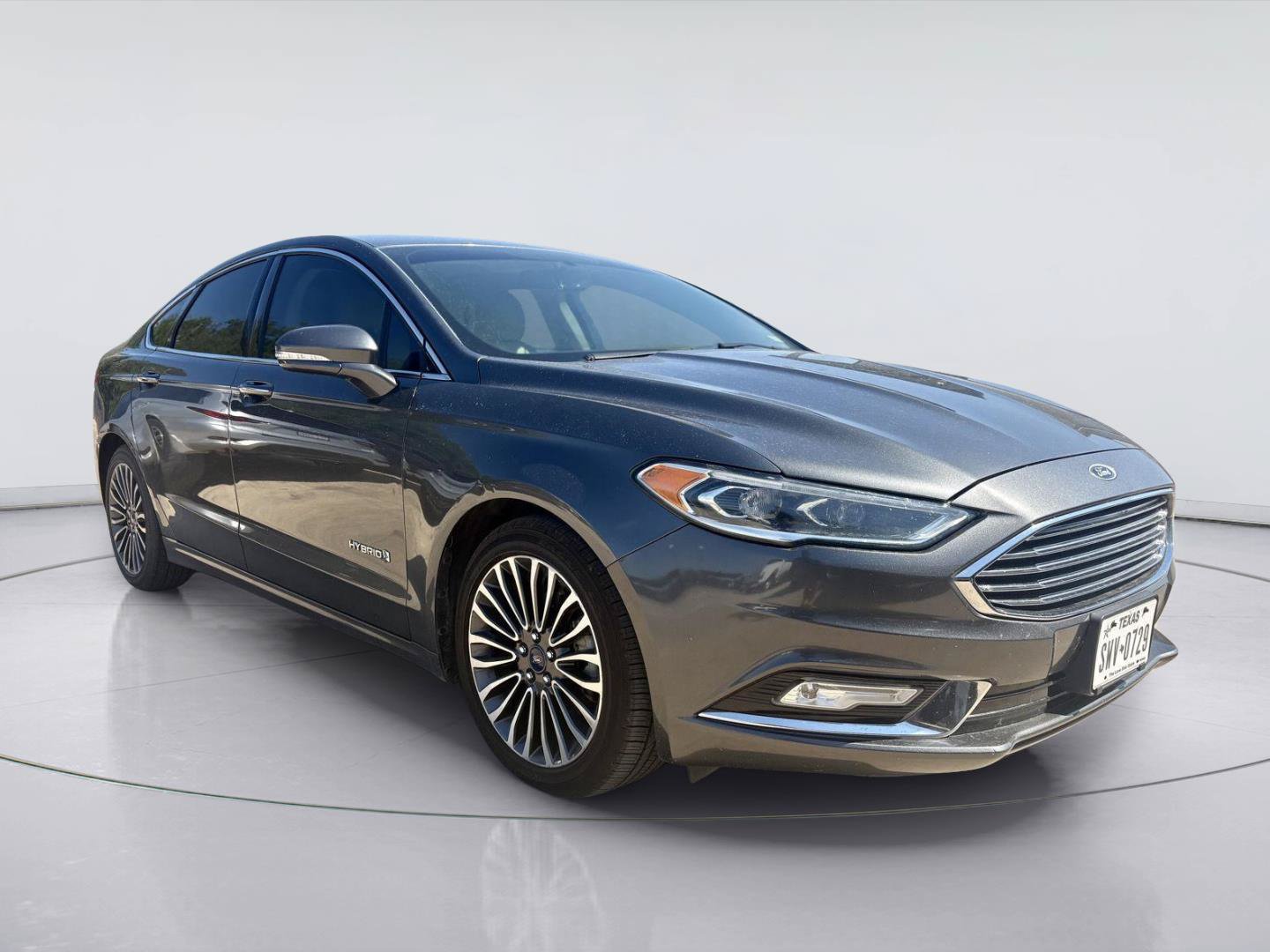 Used 2017 Ford Fusion Titanium FWD image 1