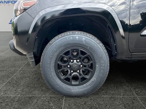 Used 2022 Toyota Tacoma SR5 AWD/4WD image 14