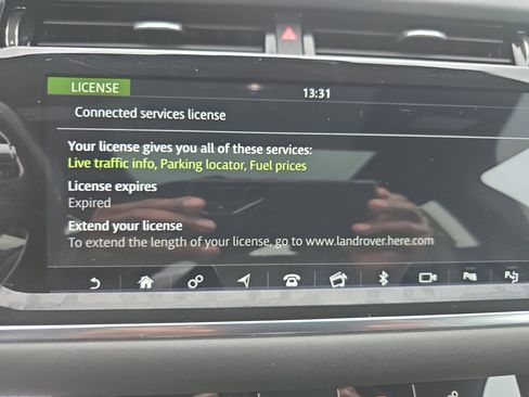 Used 2020 Land Rover Range Rover Evoque SE image 22