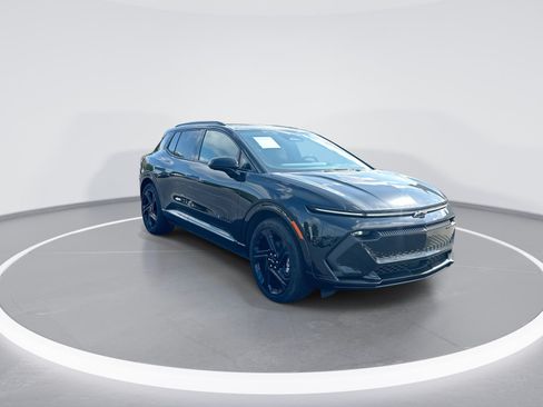 Used 2024 Chevrolet Equinox EV RS FWD image 2