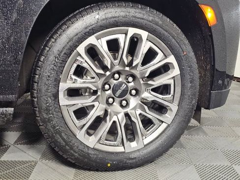 Used 2023 GMC Yukon XL Denali Ultimate image 6