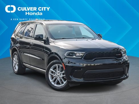 Used 2023 Dodge Durango GT image 1