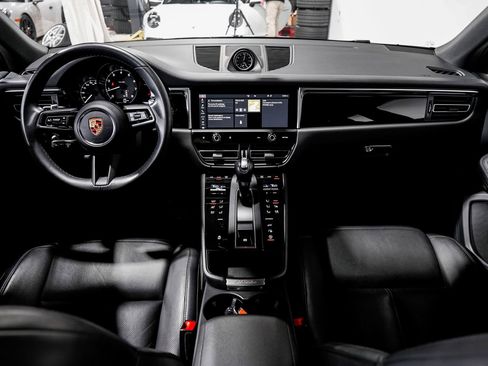 Used 2024 Porsche Macan AWD/4WD image 15