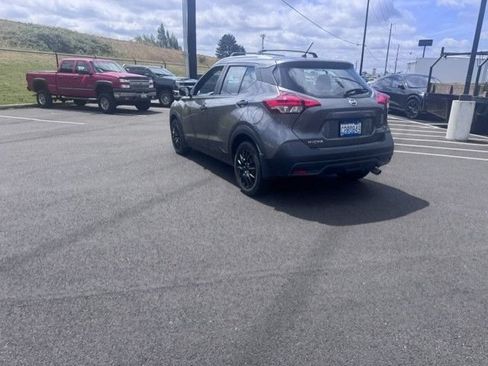 Used 2018 Nissan Kicks S w/ Exterior Package FWD image 7
