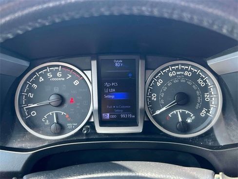 Used 2018 Toyota Tacoma SR5 image 26