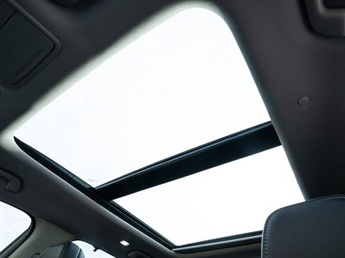 Used 2024 Honda Pilot Touring image 25