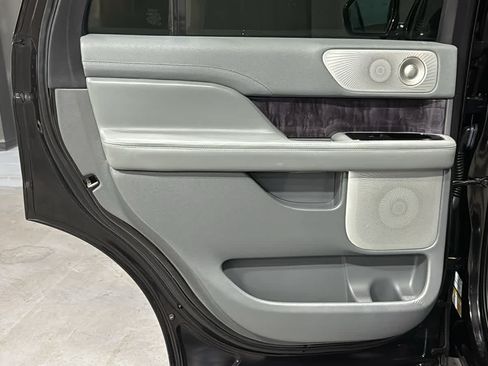 Used 2020 Lincoln Navigator Reserve w/ Equipment Group 208A Reserve AWD/4WD image 25