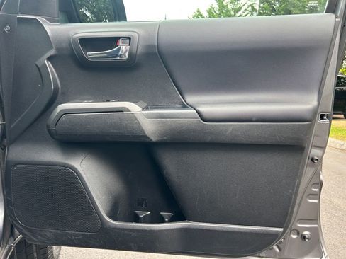 Used 2023 Toyota Tacoma TRD Off-Road w/ Advanced Technology Package image 25