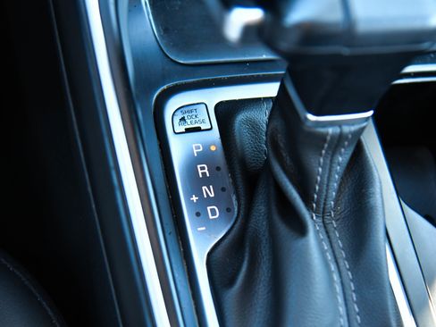 Used 2025 Kia Sorento S w/ Panoramic Sunroof Package image 32