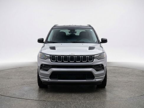 Used 2025 Jeep Compass Limited image 2