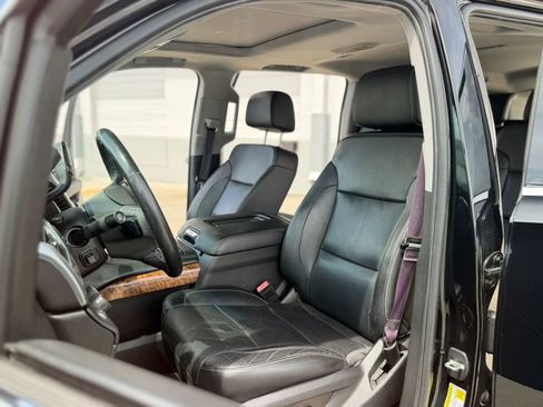 Used 2017 Chevrolet Suburban Premier AWD/4WD image 18