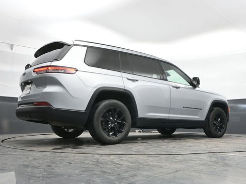 Used 2024 Jeep Grand Cherokee L Laredo image 43