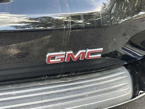 Certified 2025 GMC Yukon Denali image 10