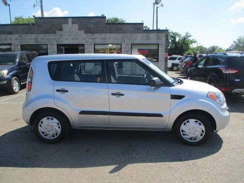 Used 2011 Kia Soul image 2