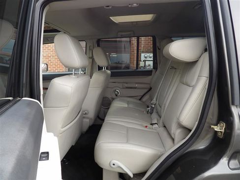 Used 2006 Jeep Commander Limited w/ Trailer Tow Group IV image 12