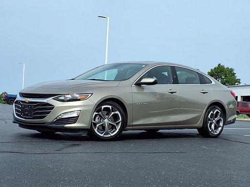 Used 2024 Chevrolet Malibu LT FWD image 2