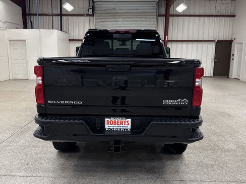 Used 2023 Chevrolet Silverado 2500 High Country w/ Technology Package image 20