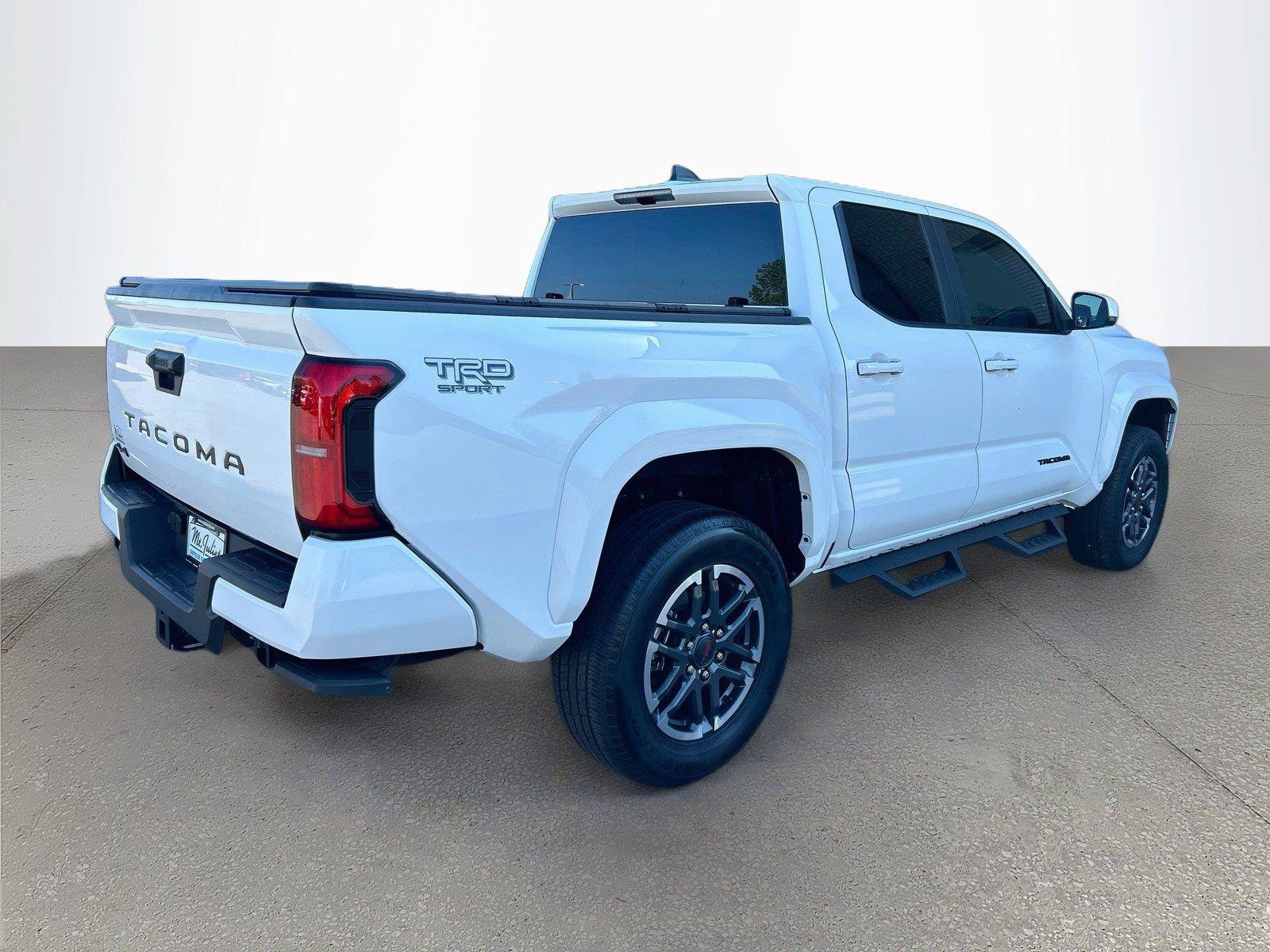 Used 2024 Toyota Tacoma TRD Sport AWD/4WD image 4