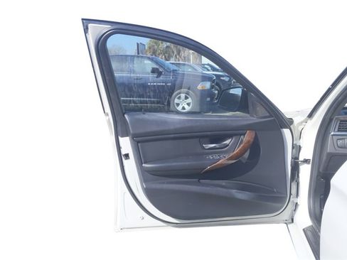 Used 2015 BMW 320i Sedan image 15