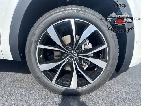 New 2026 Volkswagen Atlas Cross Sport SEL Premium R-Line image 9