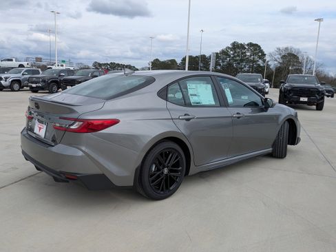 New 2026 Toyota Camry SE image 7