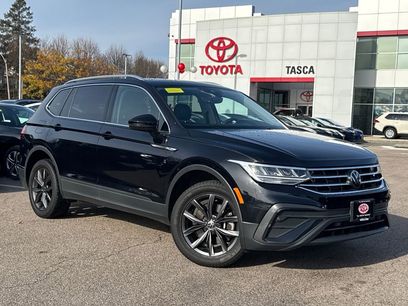 Used 2022 Volkswagen Tiguan SE w/ Panoramic Sunroof Package
