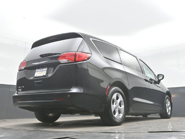 Used 2017 Chrysler Pacifica LX w/ Tire & Wheel Group FWD image 45