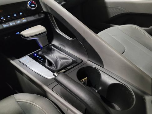 Used 2023 Hyundai Elantra SEL image 26