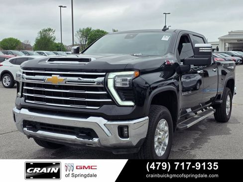 Used 2024 Chevrolet Silverado 2500 LTZ w/ LTZ Convenience Package AWD/4WD image 3