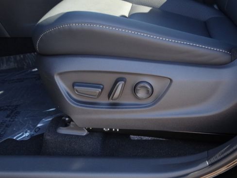 New 2026 Toyota Crown Signia Limited image 9