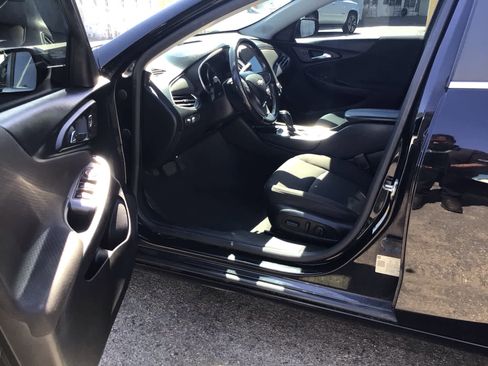 Used 2018 Chevrolet Malibu LT FWD image 5