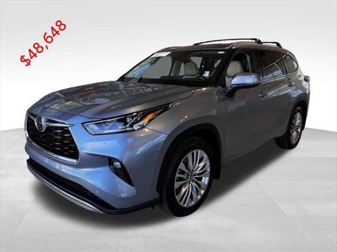 Certified 2024 Toyota Highlander Platinum AWD/4WD image 4